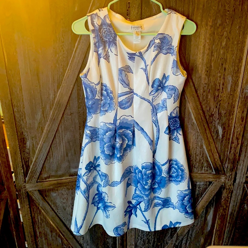 Women’s size 6 dress